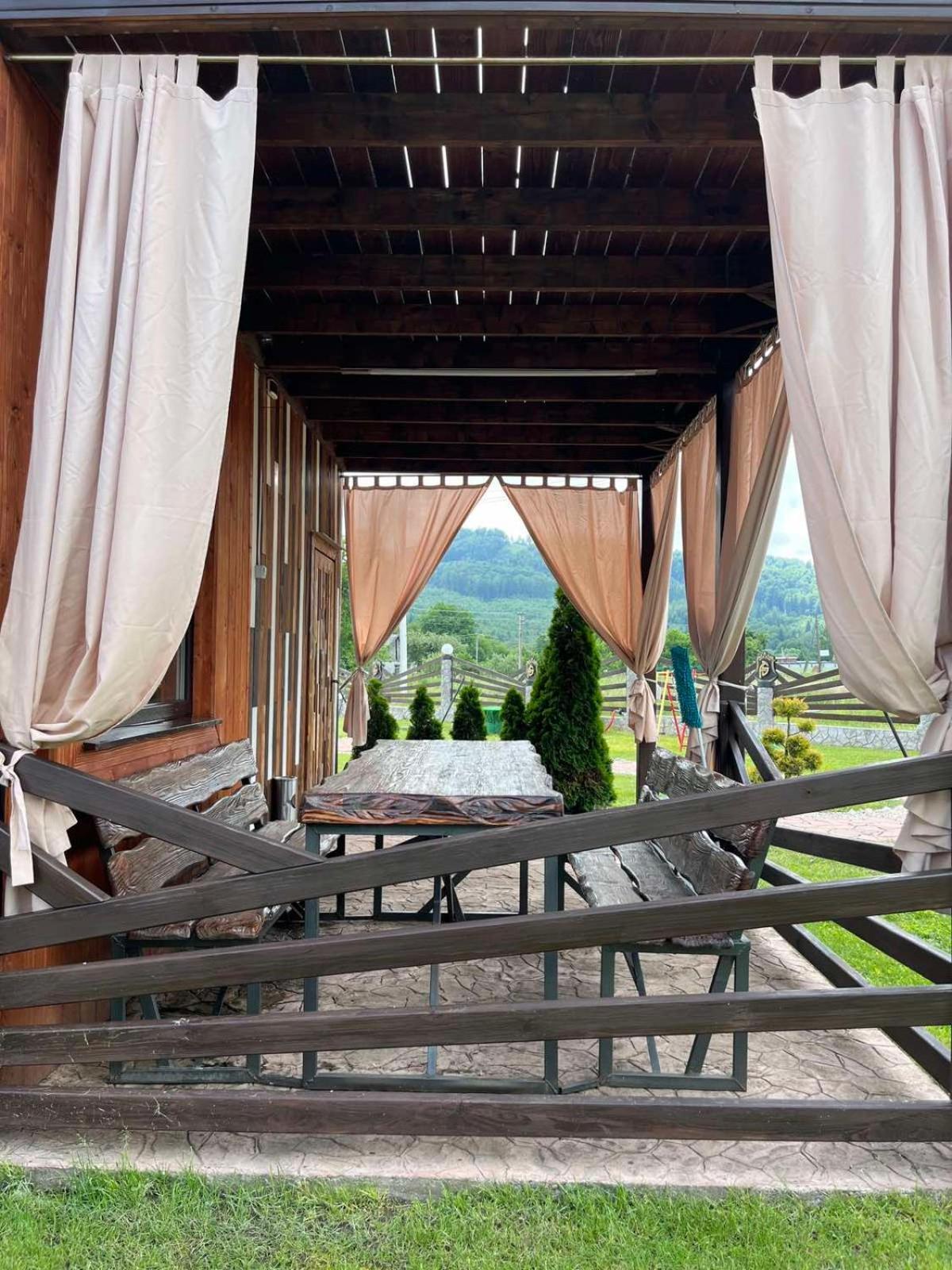 Hotel Four Seasons In Carpathians Migovo Exterior foto