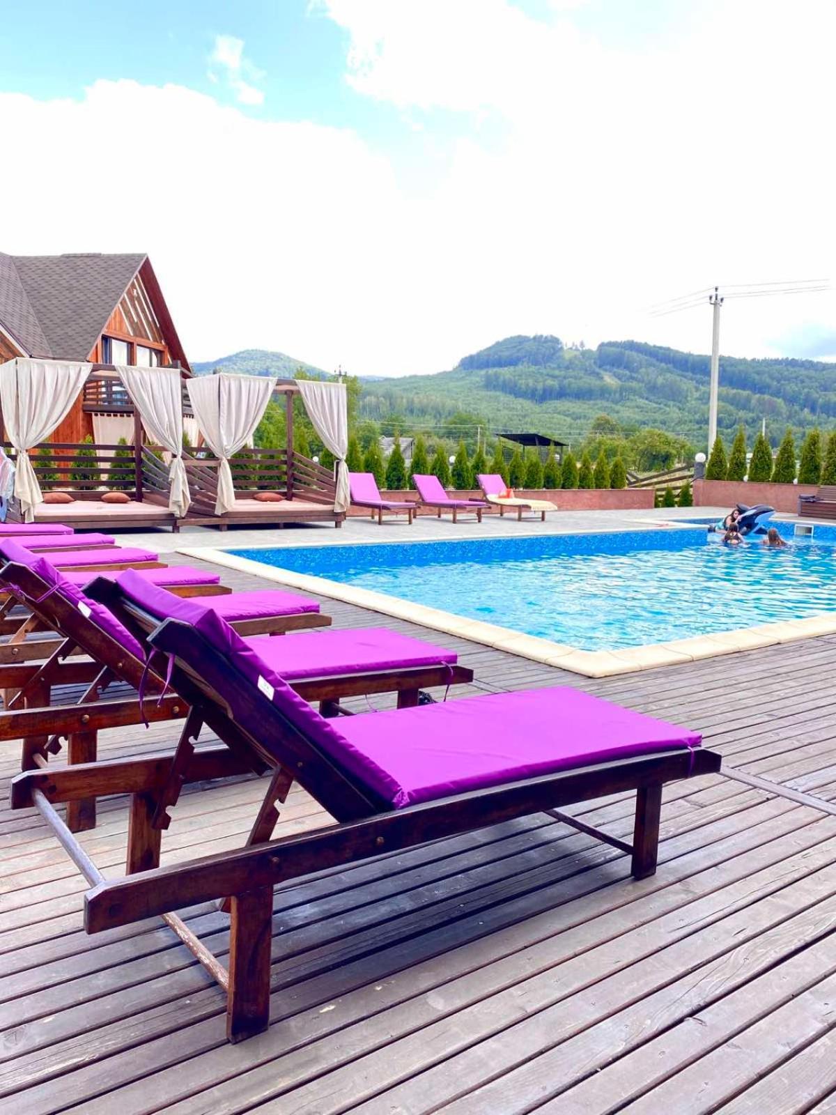 Hotel Four Seasons In Carpathians Migovo Exterior foto